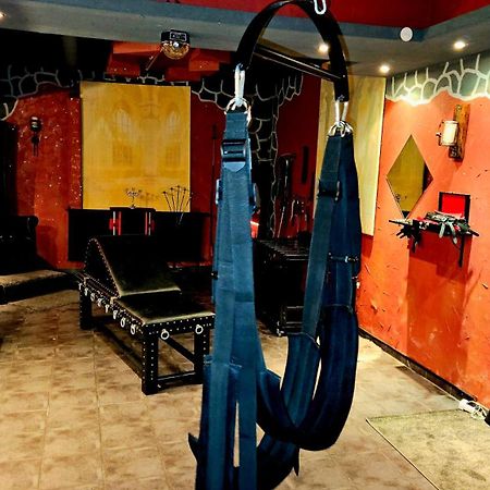 Erwachsenen Zimmer, Spielzimmer, Playroom نيوهاسن ام رينفا المظهر الخارجي الصورة